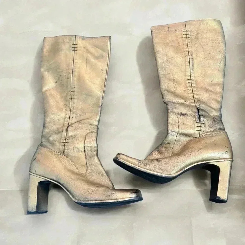 Y2K vintage leather gold and black washed heeled booties  38